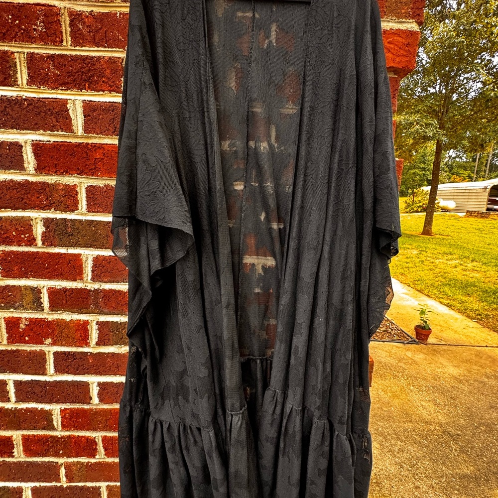 Oli & Hali Black Sheer duster/cardigan/Cover-Up